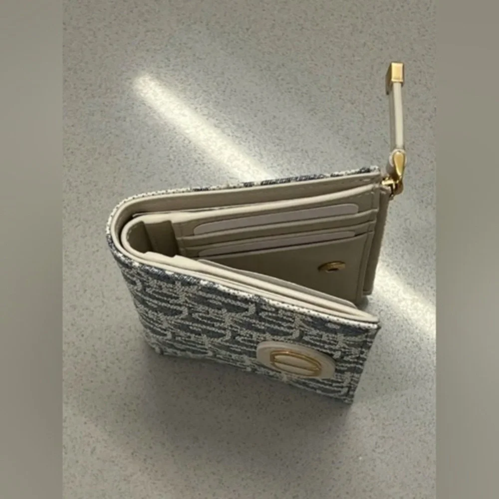 Dior 30 Montaigne Dahlia Wallet